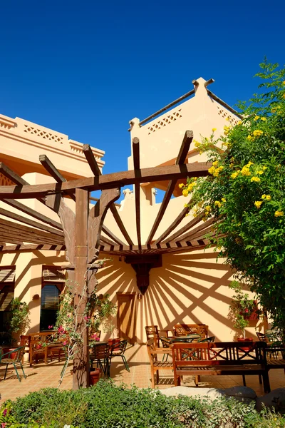 Outdoor restaurant at the luxury hotel, Sharm el Sheikh, Egypt — Stock Photo, Image