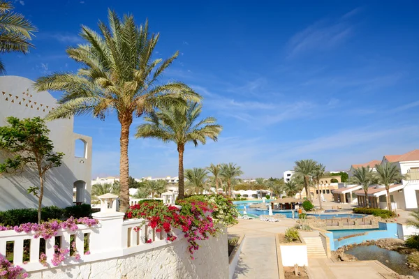 La piscine de l'hôtel de luxe, Sharm el Sheikh, Égypte — Photo