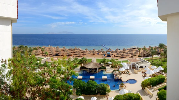 Panorama de la playa en el hotel de lujo, Sharm el Sheikh, Egipto —  Fotos de Stock