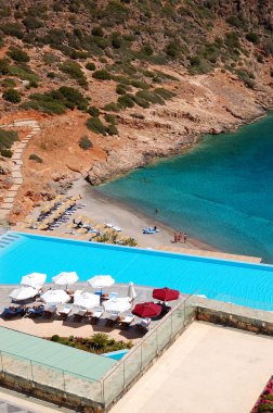 Yüzme Havuzu manzaralı lüks otel, Girit, g kumsalda