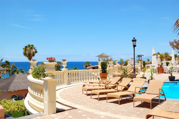 Terrasse mit Meerblick im Restaurant des Luxushotels, Insel Teneriffa — Stockfoto