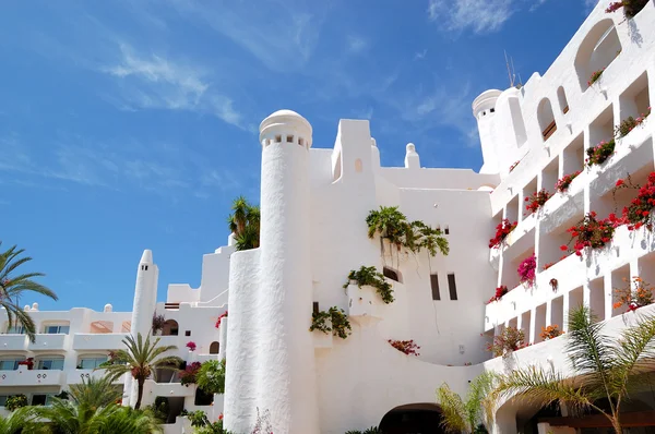 Costruzione dell'hotel di lusso in stile orientale, isola di Tenerife, Sp — Foto Stock