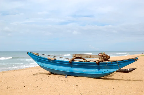 伝統的なスリランカのボート釣り — ストック写真