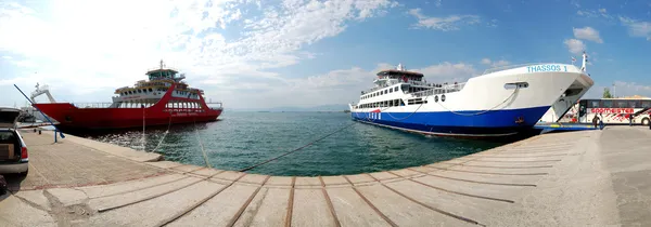 KERAMOTI, GREECE - APRIL 28: The Thassos ferry going to Thassos — Stock Photo, Image