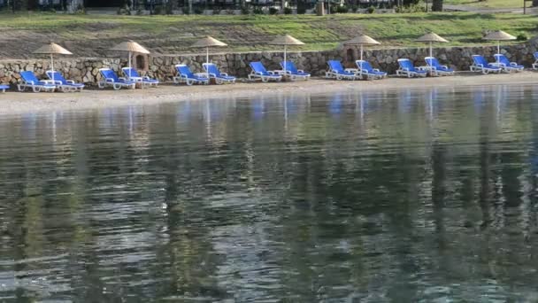 Playa en el balneario turco mediterráneo, Bodrum, Turquía — Vídeo de stock