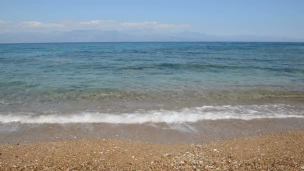 Der Strand am Ionischen Meer im Luxushotel, Peloponnes, Griechenland — Stockvideo