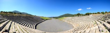 Eski Messene (Messi mezarına ile stadyum Panoraması