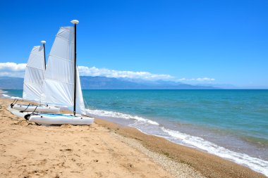 lüks otel, peloponn İyon Denizi üzerinde sahilde yat yelken