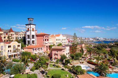 Saat ve yüzme havuzlu lüks otel tenerife kule