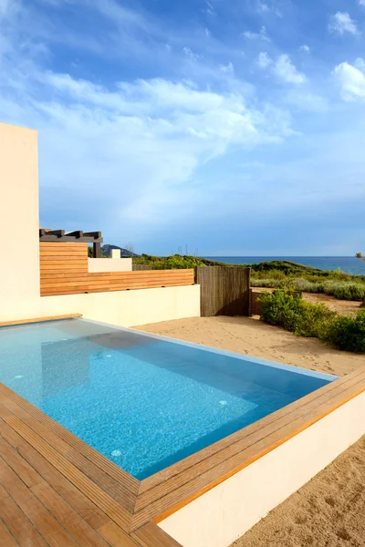 Piscina por luxuosa vista mar villa, Peloponnes, Grécia — Fotografia de Stock