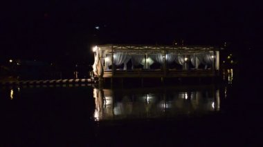 gece aydınlatma Türk resort, fethiye, Türkiye'nin beach civarındaki bina gevşeme