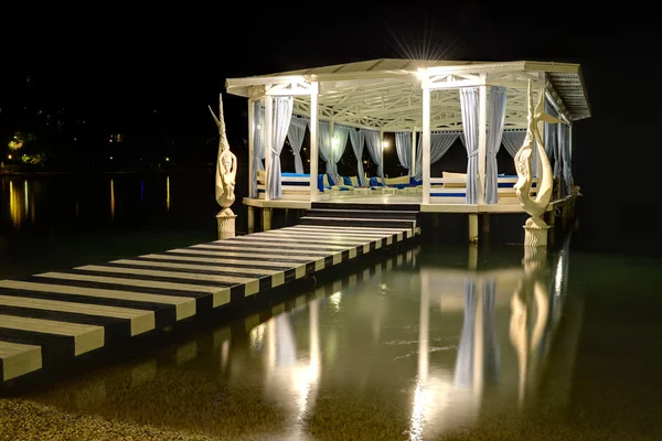 Relaxation building near beach in night illumination, Fethiye, T — Stock Photo, Image