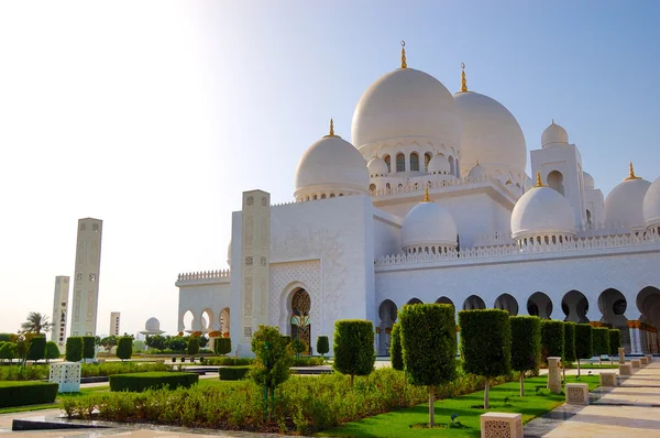 Sheikh Zayed Grand Mosque durante il tramonto, Abu Dhabi, Emirati Arabi Uniti — Foto Stock