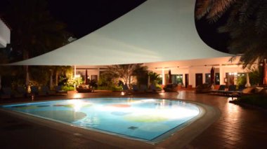 gece aydınlatma, ajman, Birleşik Arap Emirlikleri lüks Hotel Yüzme Havuzu