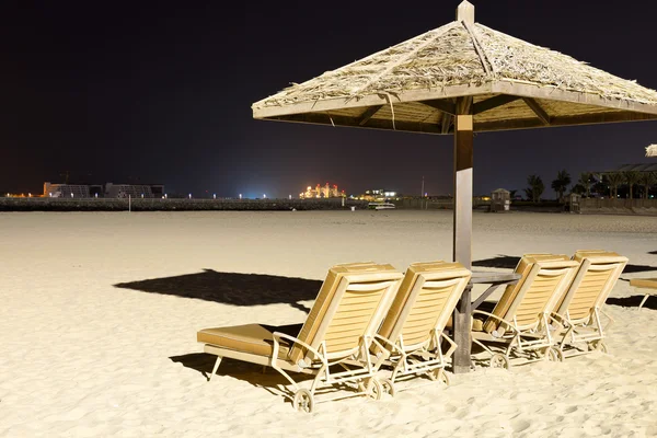 Φωτισμός παραλίας με θέα στο Palm Jumeirah, Ντουμπάι, UA — Φωτογραφία Αρχείου