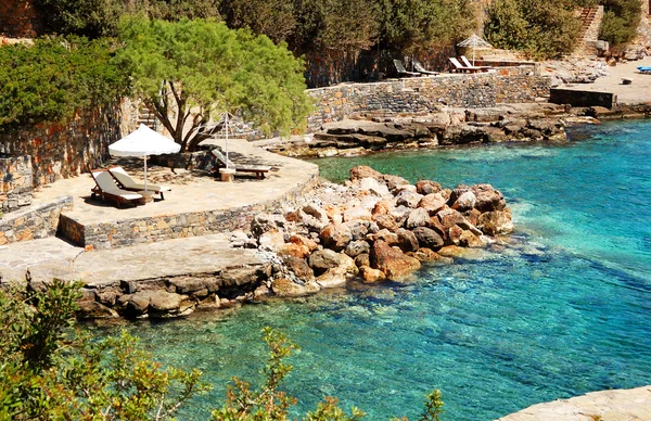 Stranden av lyxiga hotell, Kreta, Grekland — Stock fotografie