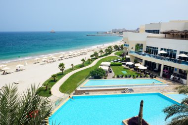 plaj ve yüzme havuzları luxury hotel, fujairah, Birleşik Arap Emirlikleri