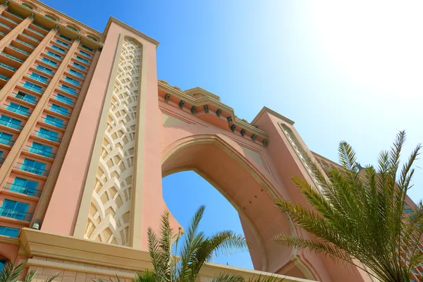 DUBAI, EAU - 11 SEPTEMBRE : Construction de l'hôtel Atlantis the Palm . — Photo