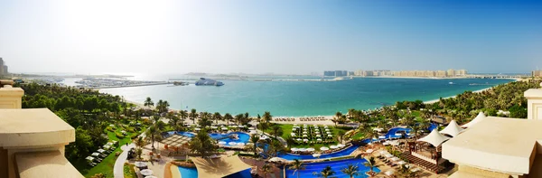 Panorama de la playa con vistas a Jumeirah Palm isla artificial , Imagen de archivo