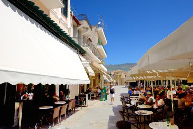 Kalamata, Yunanistan - Haziran 7: açık lokali yerel ile yaşamak