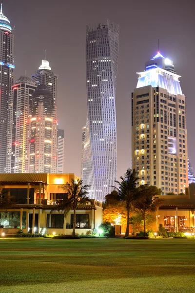 Strandnacht-Illumination des Luxushotels, Dubai, VAE — Stockfoto