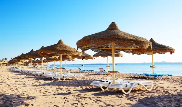 Spiaggia dell'hotel di lusso, Sharm el Sheikh, Egitto — Foto Stock