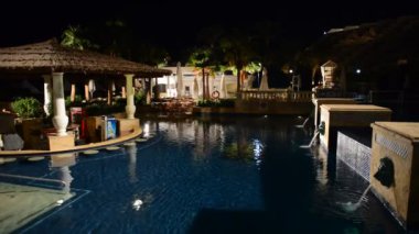 Yüzme Havuzu ve lüks hotel, sharm el sheikh, Mısır, gece aydınlatma çubuk