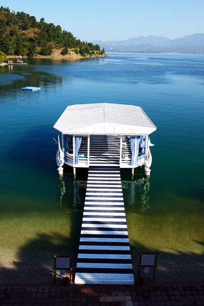 Bina yakınındaki plajda Türk resort, shakiradovileİL, fethiye gevşeme — Stok fotoğraf