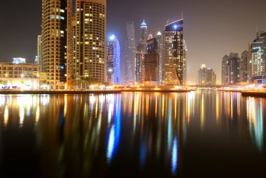 Dubai, Birleşik Arap Emirlikleri - 11 Eylül: Dubai gece aydınlatma marin