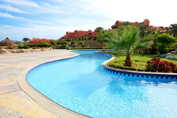 在豪华的酒店、 沙姆沙伊赫、 埃及游泳池 — 图库照片