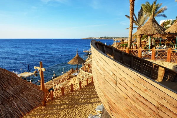 Ozdoba plaża w luksusowy hotel, sharm el sheikh, Egipt — Zdjęcie stockowe