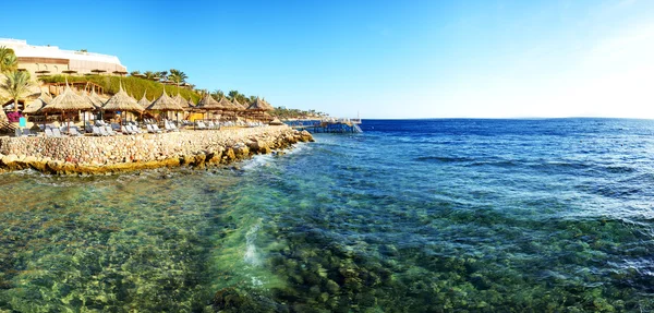 Panorama plaży luksusowy hotel sharm el sheikh, Egipt — Zdjęcie stockowe