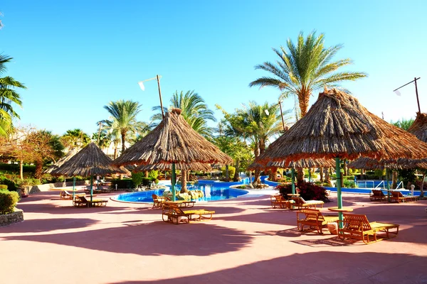 Piscina presso hotel di lusso, Sharm el Sheikh, Egitto — Foto Stock