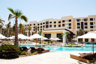 u lüks otel, saadiyat Adası, abu dhabi, Yüzme