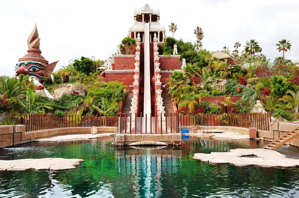 TENERIFE ISLAND, SPAIN - MAY 22: The Tower of Power water attrac — Stock Photo, Image