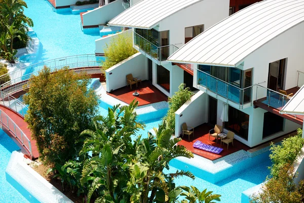 Μοντέρνες βίλες με πισίνα στο πολυτελές ξενοδοχείο, Αττάλεια, Γαλ — Φωτογραφία Αρχείου
