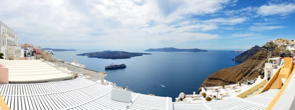 Panorama of the Fira town with view on Aegean sea, Santorini isl — Stock Photo, Image