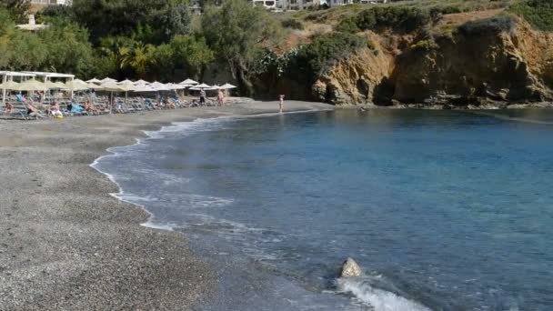 Der Strand im Luxushotel, Kreta, Griechenland — Stockvideo