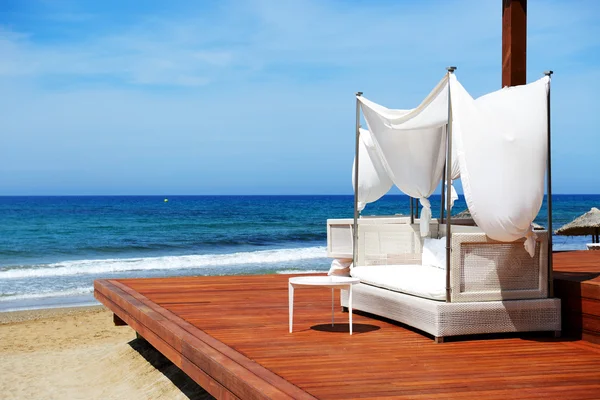 La playa en el hotel de lujo, Creta, Grecia — Foto de Stock