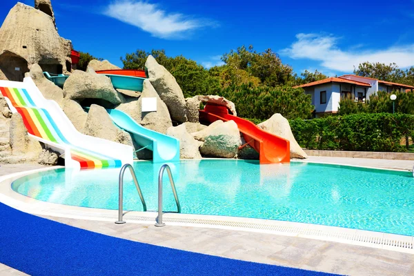 Parque acuático con toboganes de agua en hotel de lujo, Antalya, Turquía —  Fotos de Stock