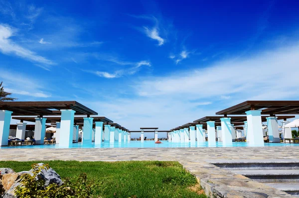 Piscina no hotel de luxo, Creta, Grécia — Fotografia de Stock