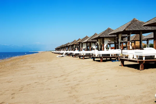 The beach at luxury hotel, Antalya, Turkey — Stock Photo, Image