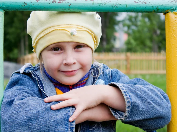 Attractive little girl — Stock Photo, Image