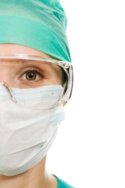 cerrah kadını koruyucu gözlük ve maske