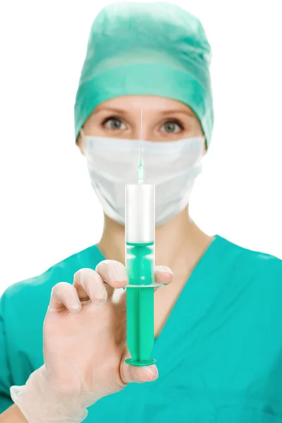 Chirurg vrouw met spuit maken injectie, — Stockfoto