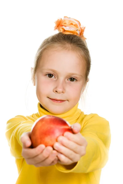 Linda chica con una manzana en la mano —  Fotos de Stock