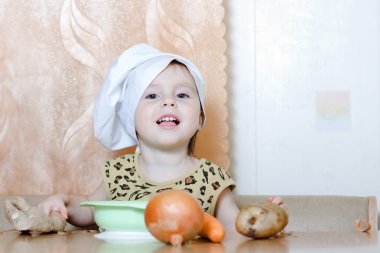 güzel şirin küçük cook sebze ile