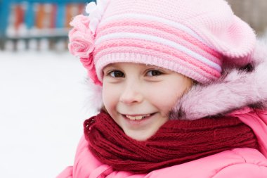 gülümseyen güzel kız