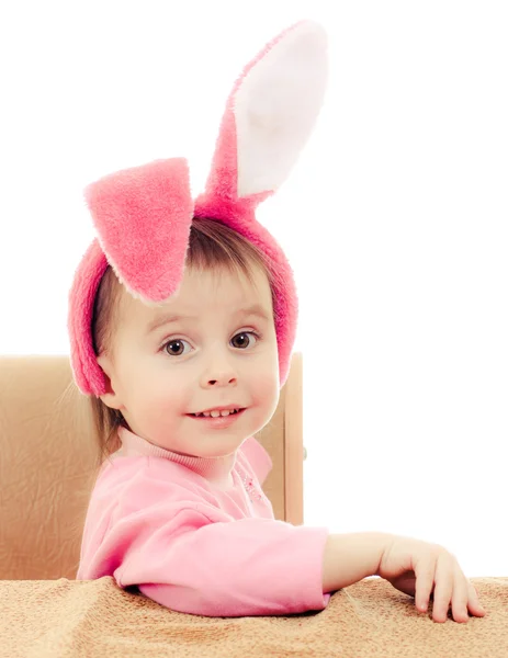 pembe kulakları tavşan ile küçük kız