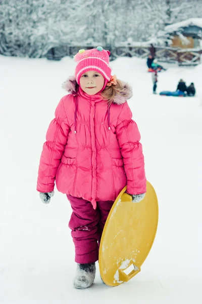 Дитячі зимові на відкритому повітрі . — стокове фото